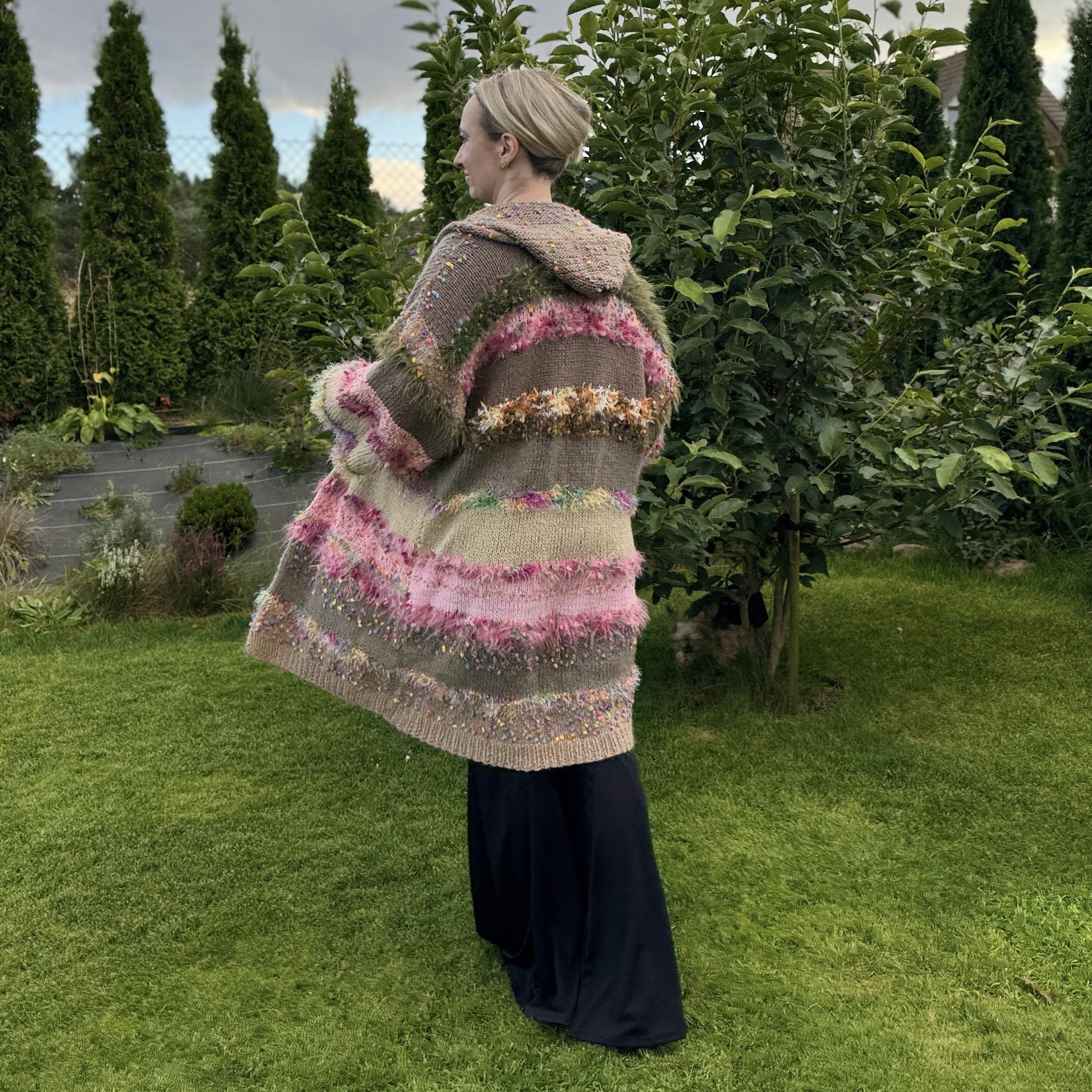 Ręcznie Dziergany Kardigan Maxi  – Unikatowy