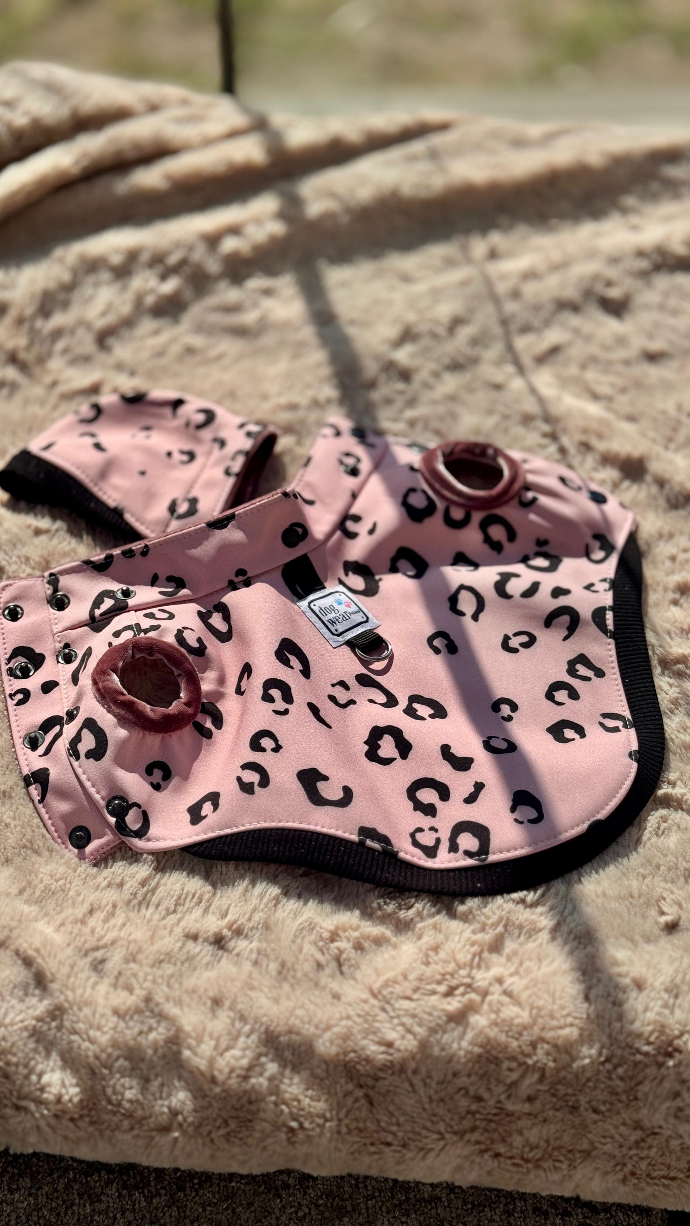 Kurtka przeciwdeszczowa dla psa z Softshell „Pink Panther”