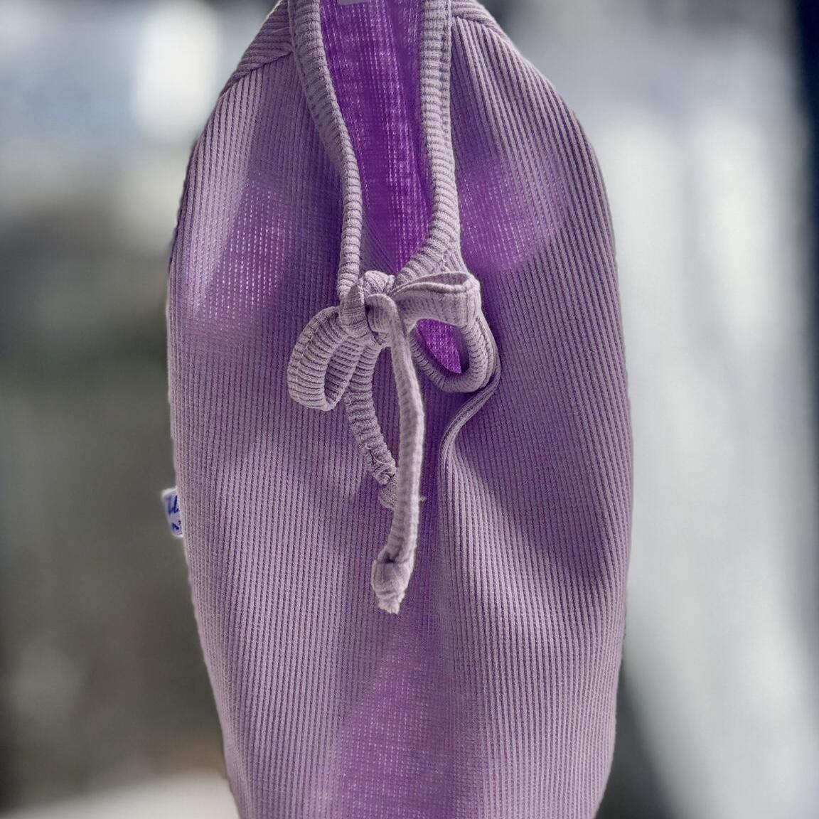 Prążkowany bezrękawnik "Lavender Love" z kokardą