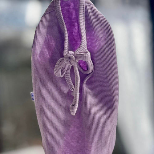 Prążkowany bezrękawnik "Lavender Love" z kokardą