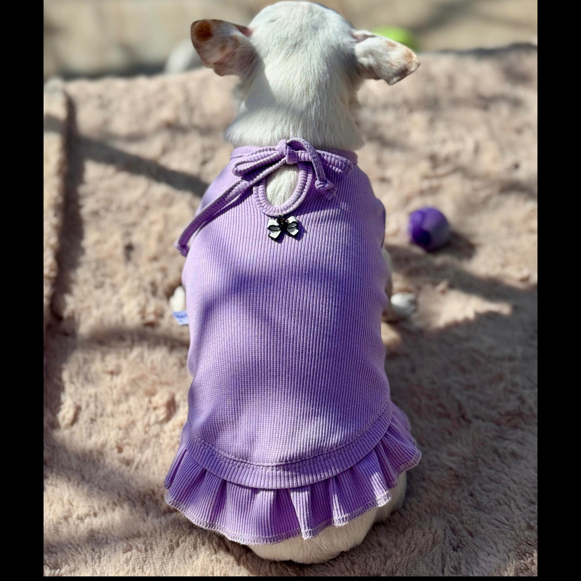 Lawendowa sukienka prążkowana "Lavender Princess" z falbanką
